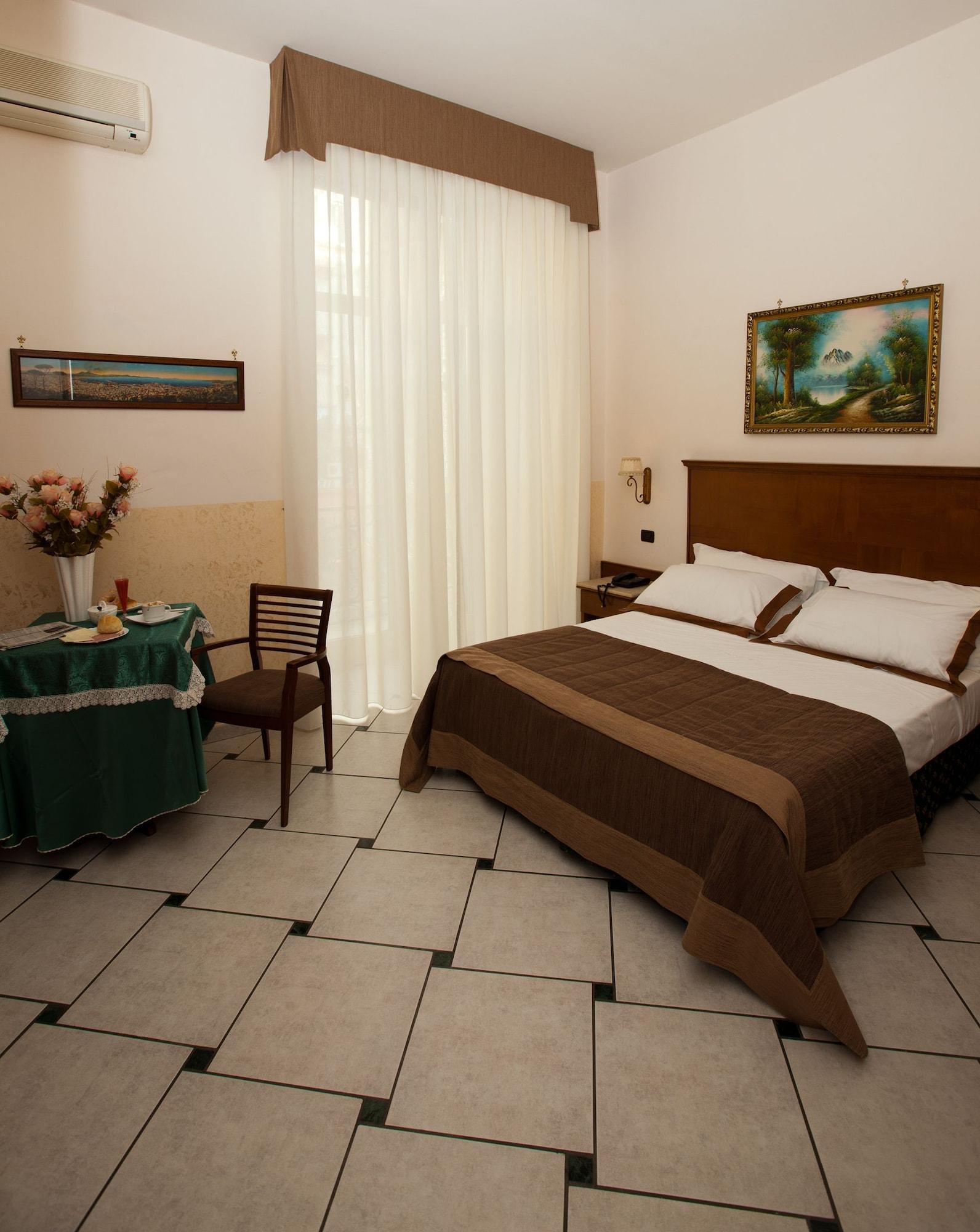 Garibaldi Hotel Neapel